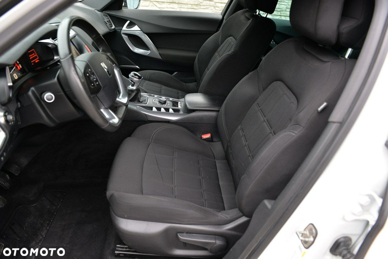 Citroën DS5 HDi 165 Chic - 9