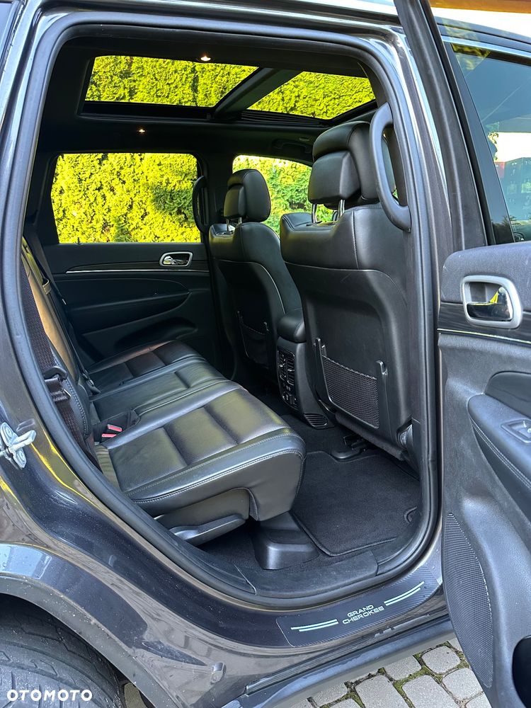 Jeep Grand Cherokee - 19