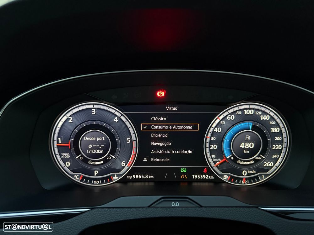 VW Passat Variant 2.0 TDI Highline DSG 4Motion - 26