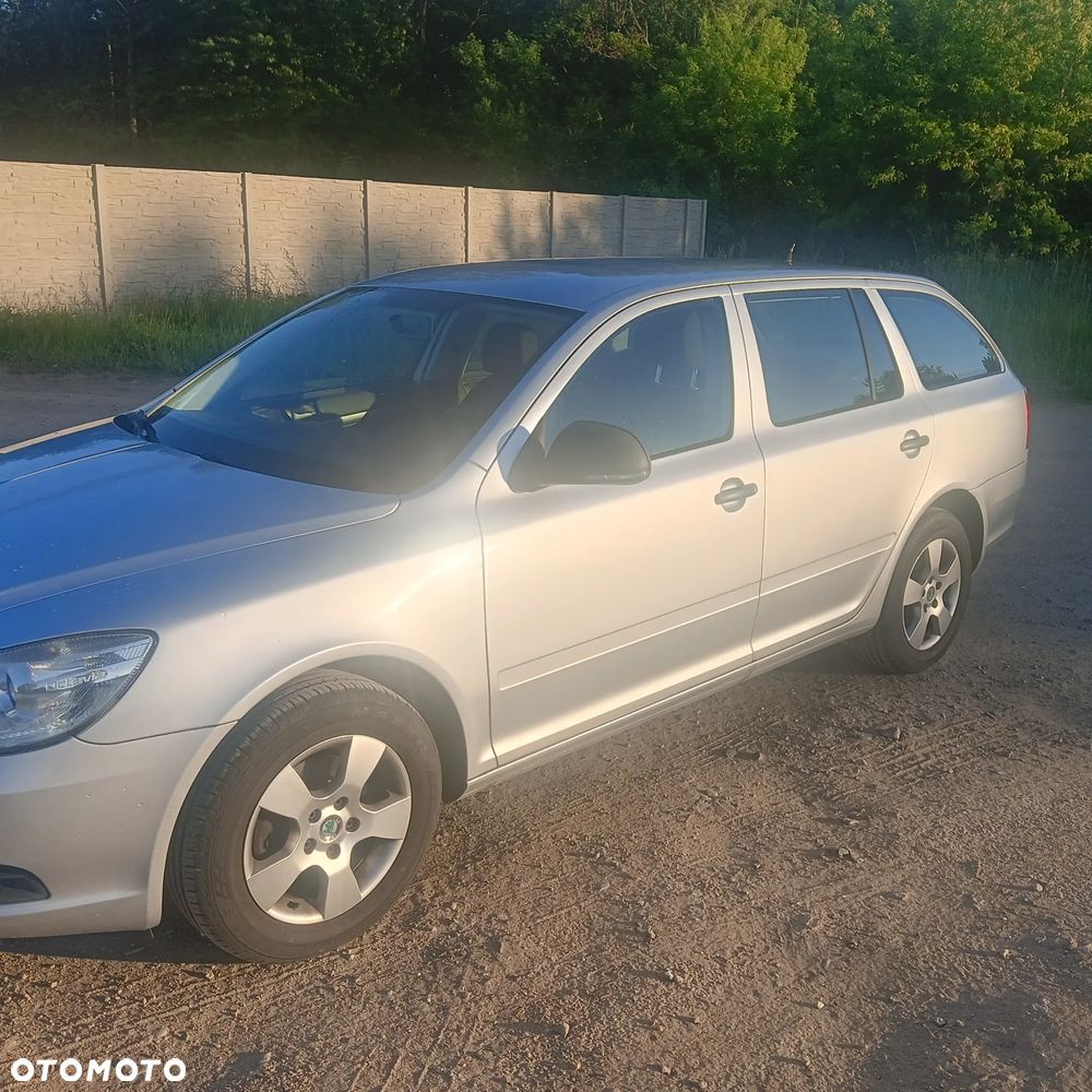 Skoda Octavia 1.6 TDI DPF Ambition - 3