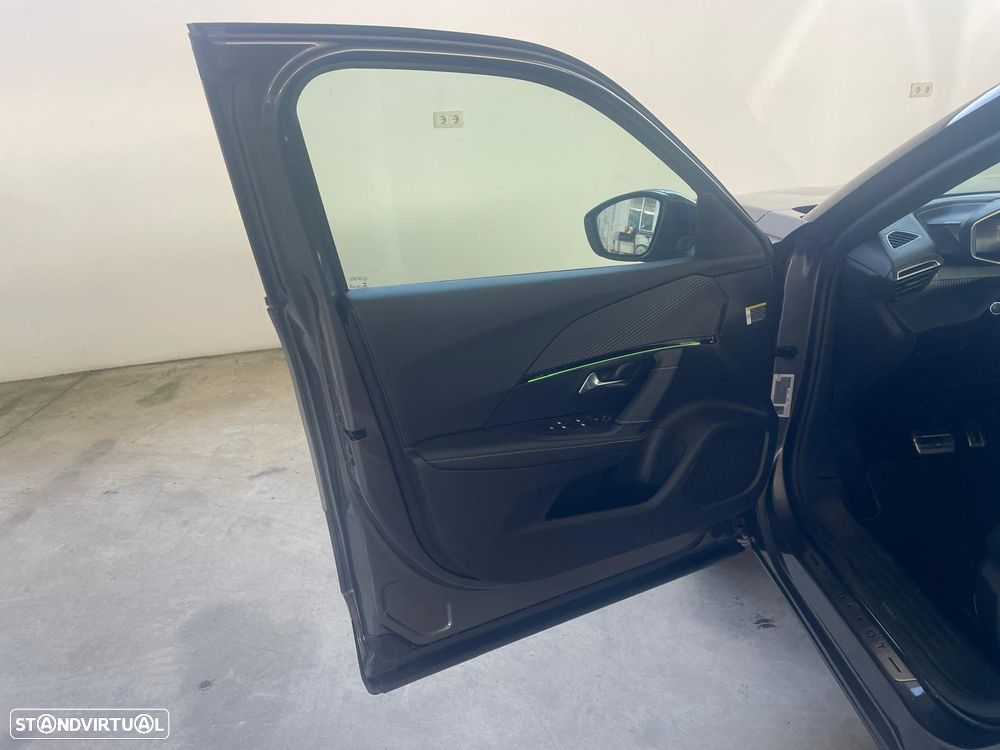 Peugeot 2008 PureTech 130 EAT8 GT Pack - 20