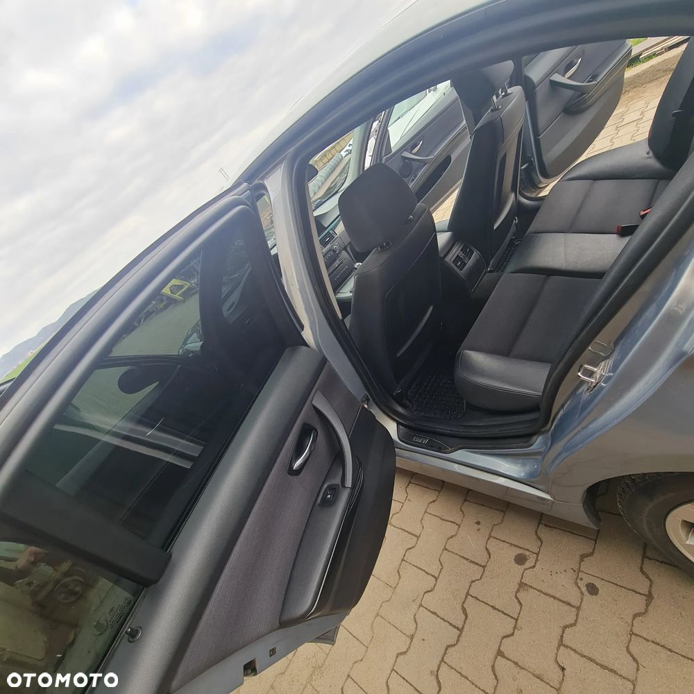 BMW Seria 3 320i - 15