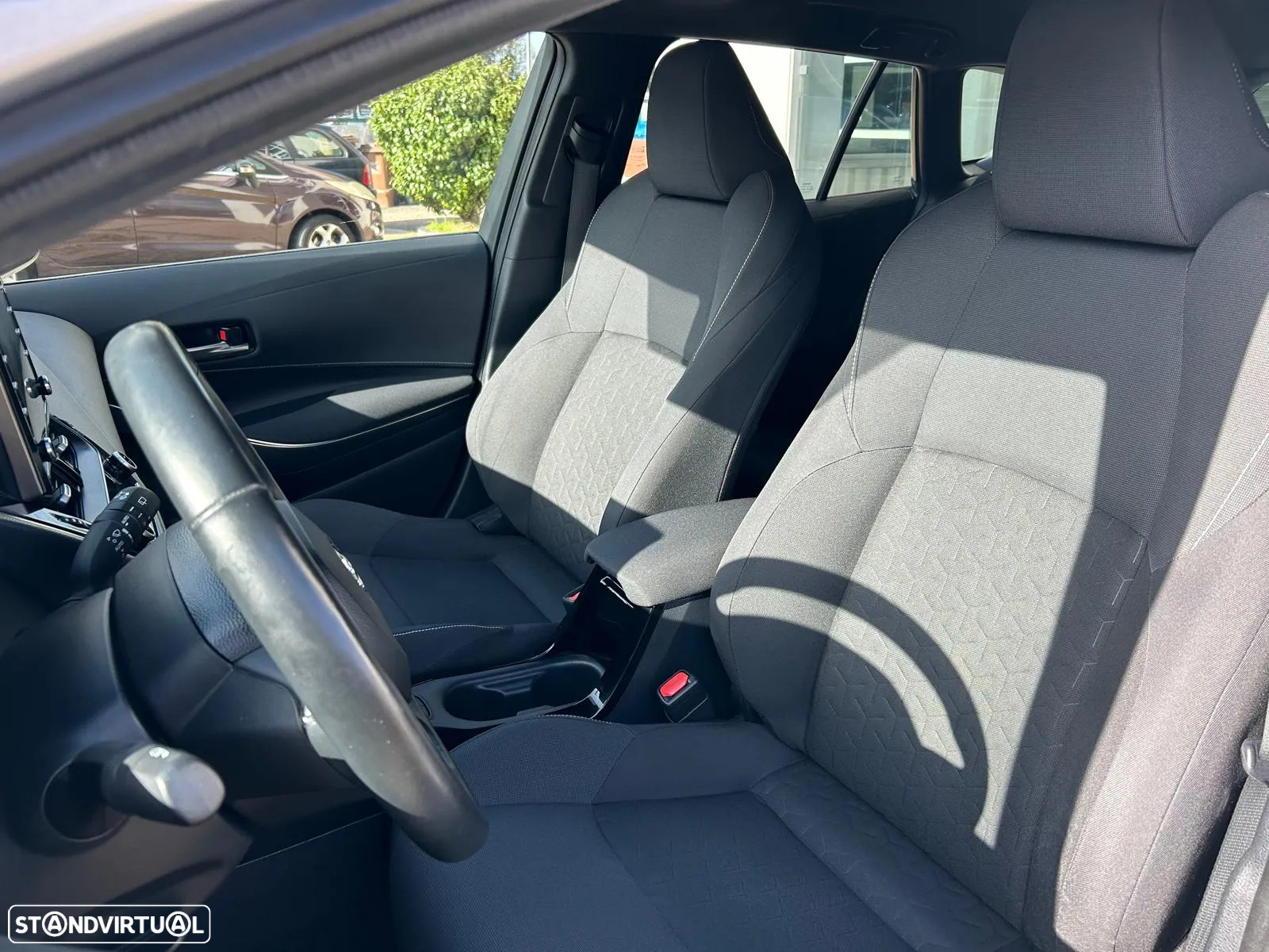 Toyota Corolla Touring Sports 1.8 Hybrid Comfort+P.Sport - 12