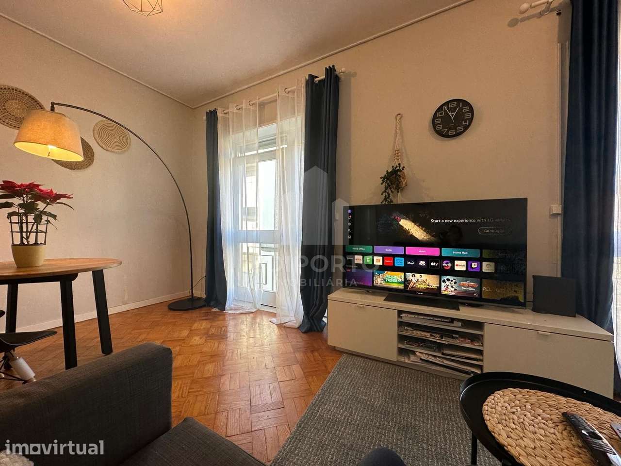 Apartamento T2 mobilado junto ao metro do Jardim do Morro Disponível 1 - Grande imagem: 5/13