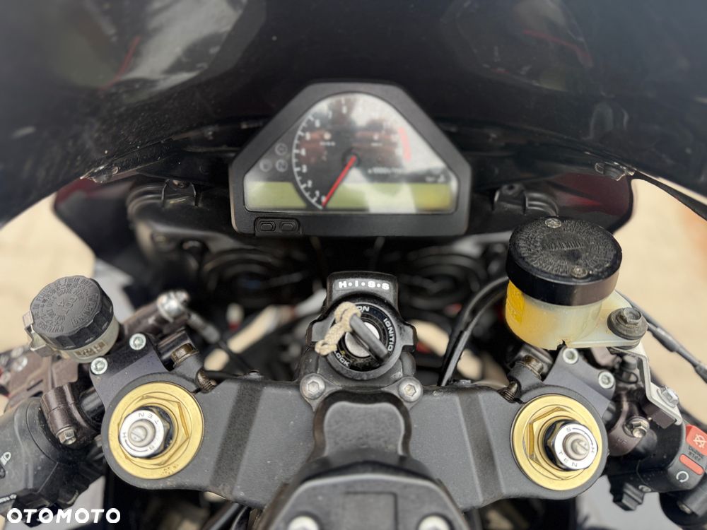 Honda CBR - 26
