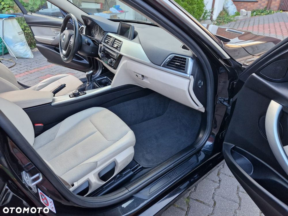 BMW Seria 3 320d Luxury Line - 21