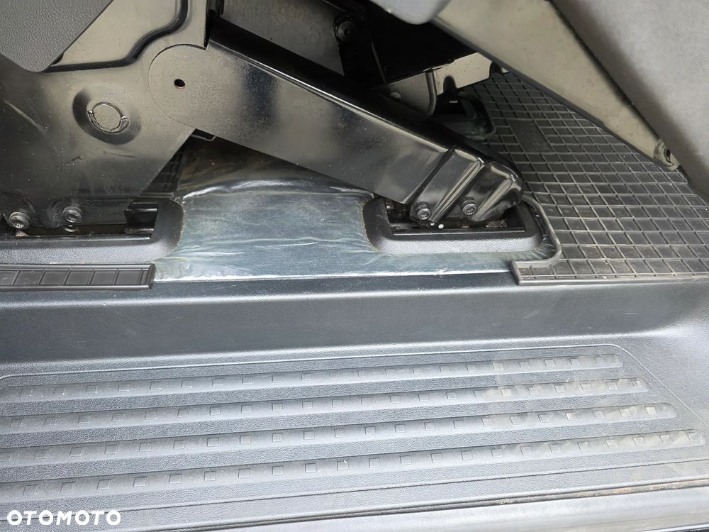 Volkswagen Caravelle 2.0 TDI L2 Highline DSG - 39