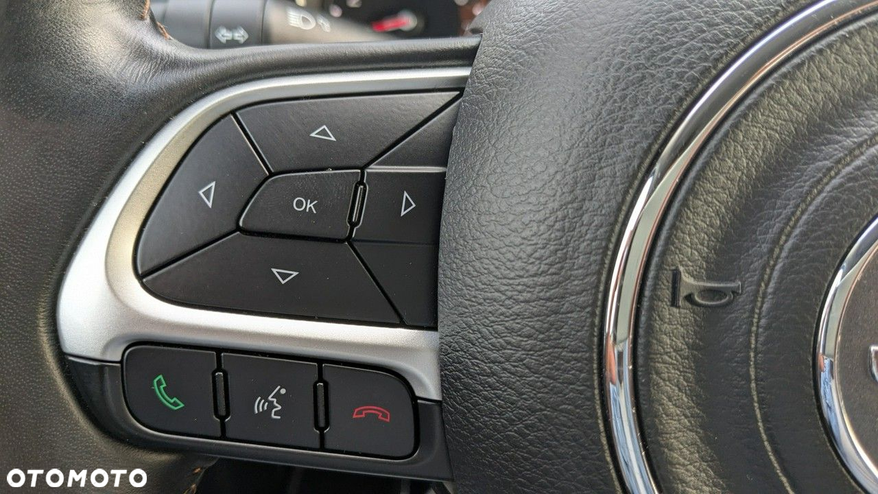 Jeep Compass - 32