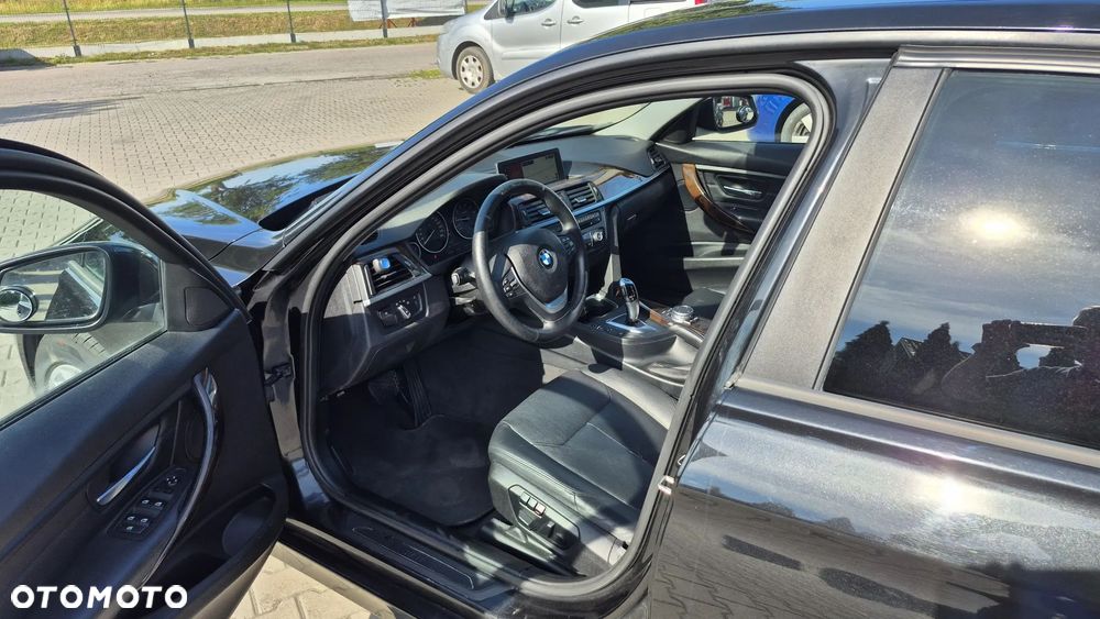 BMW Seria 3 328i xDrive - 8