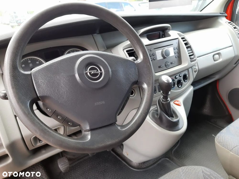 Opel Vivaro - 10