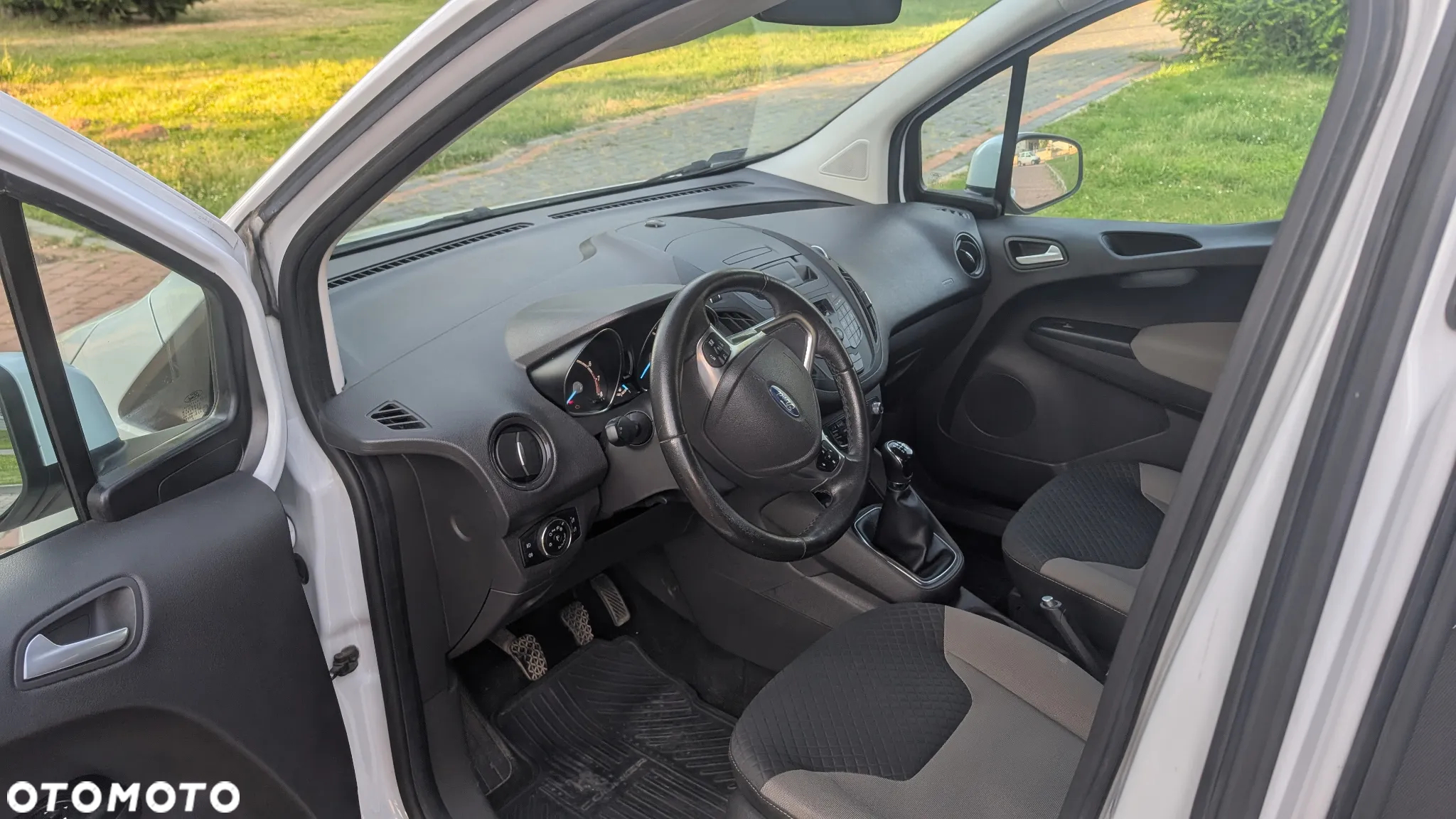 Ford Tourneo Courier 1.0 EcoBoost Titanium - 15