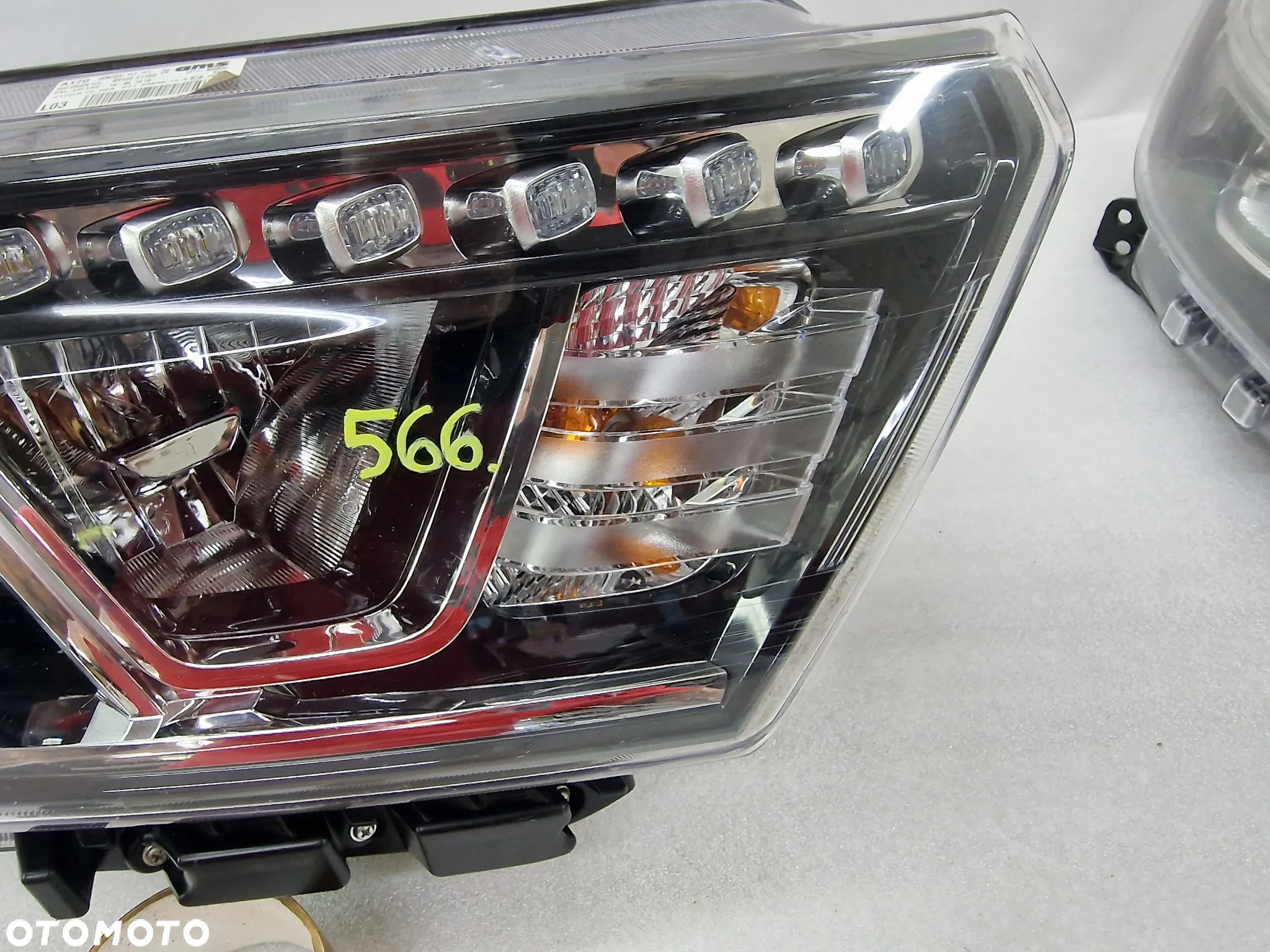 SSANGYONG KORANDO TURISMO 18- PRAWA LAMPA PRZEDNIA PRZÓD LED , NR 1011-500600 / 83102-21720 , NR AUKCJI LA566 - 6