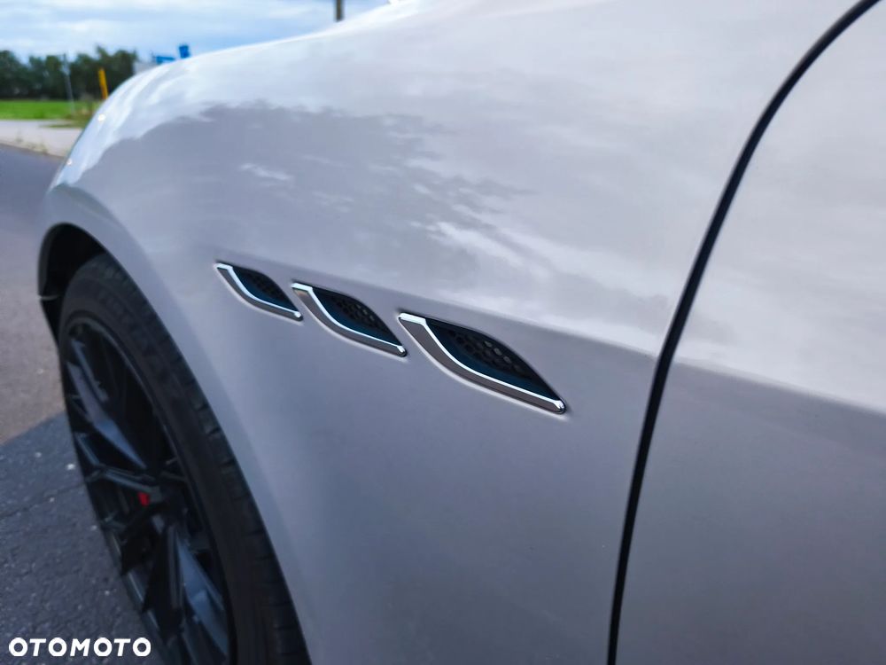 Maserati Ghibli - 25