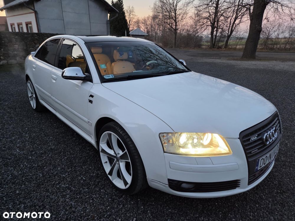 Audi A8 4.2 Quattro - 5