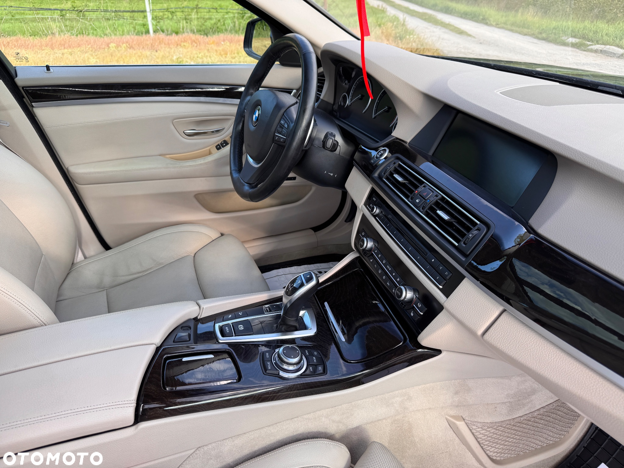 BMW Seria 5 530d xDrive Touring Luxury Line - 28