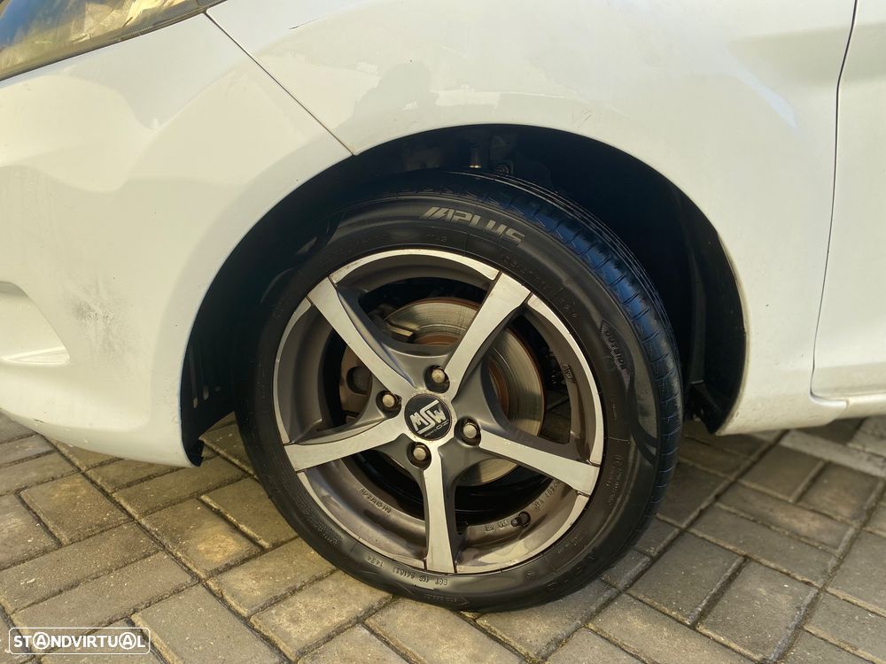 Ford Fiesta 1.4 TDCI Titanium - 4