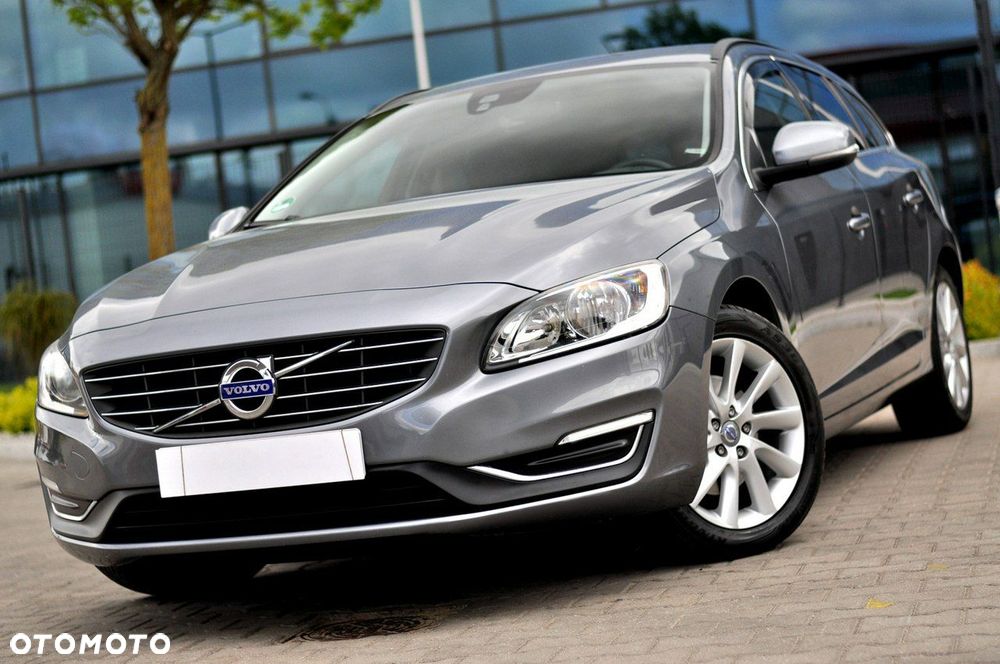 Volvo V60 D2 Momentum - 11