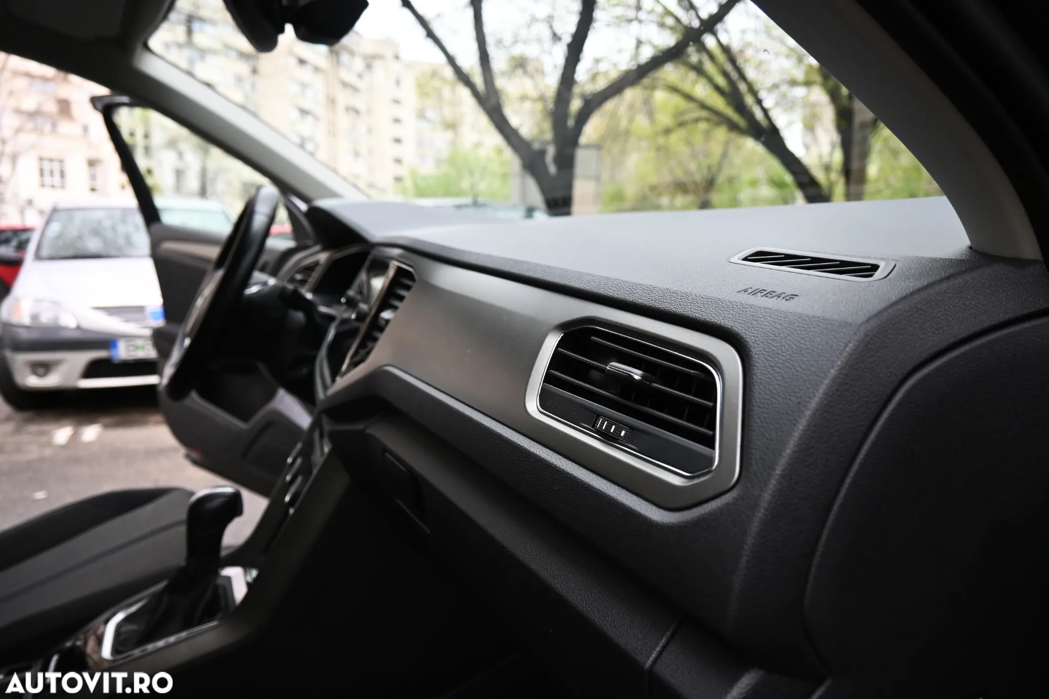 Volkswagen T-ROC - 15