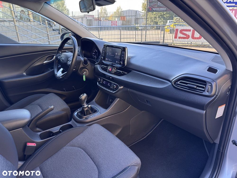 Hyundai i30 - 23