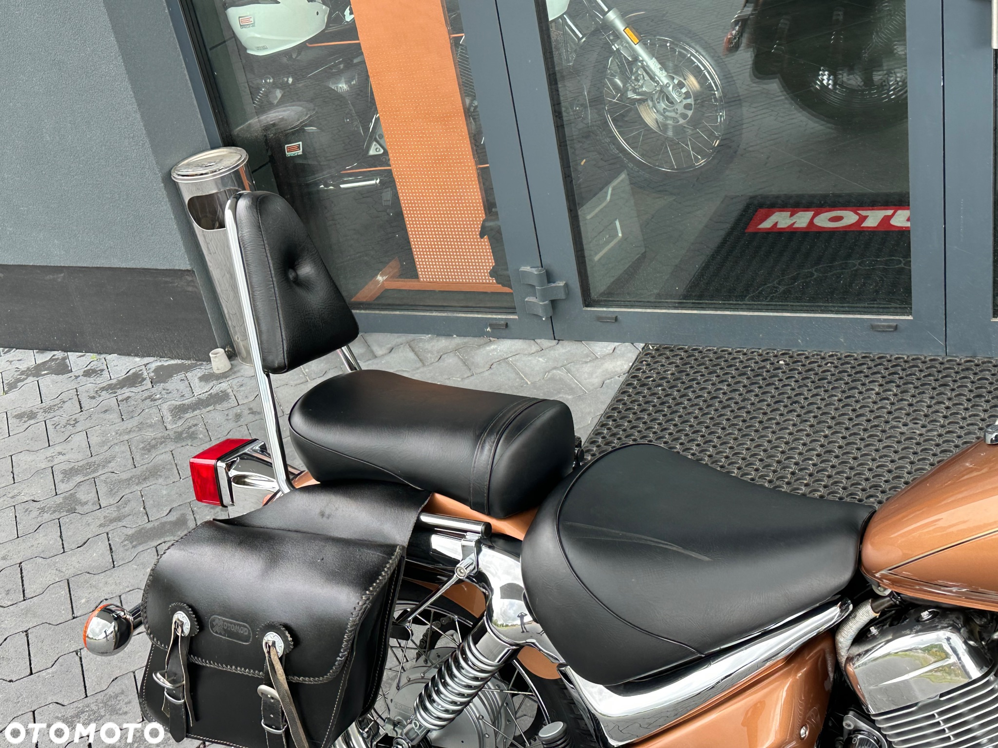 Suzuki Intruder - 15