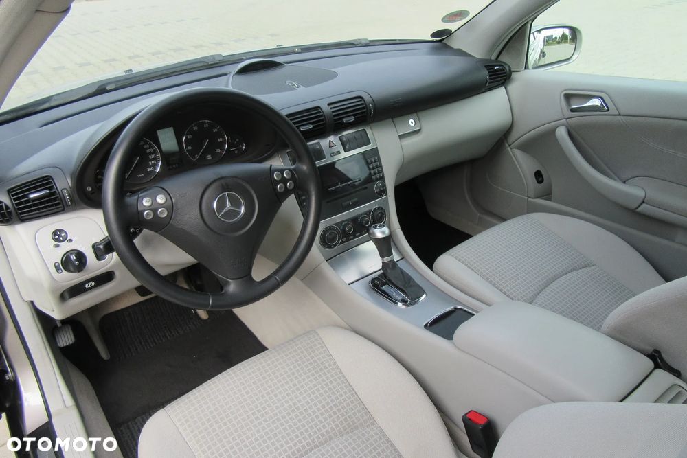 Mercedes-Benz Klasa C 180 Kompressor Automatik Sport Edition - 4