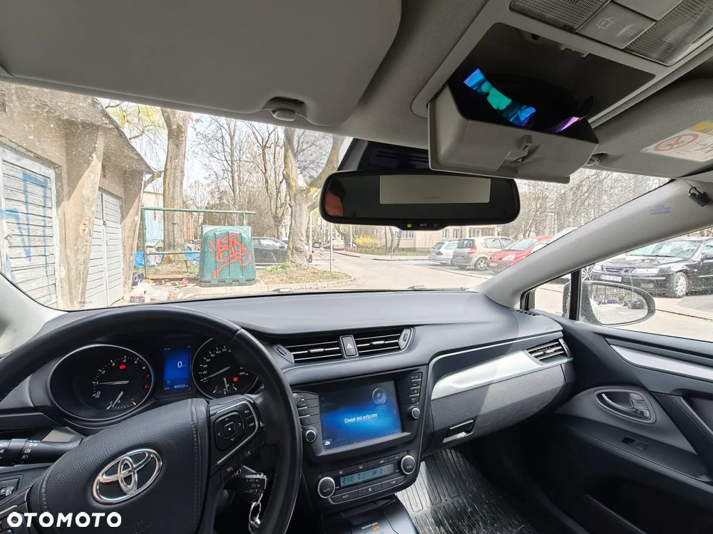 Toyota Avensis 1.8 Premium MS - 9