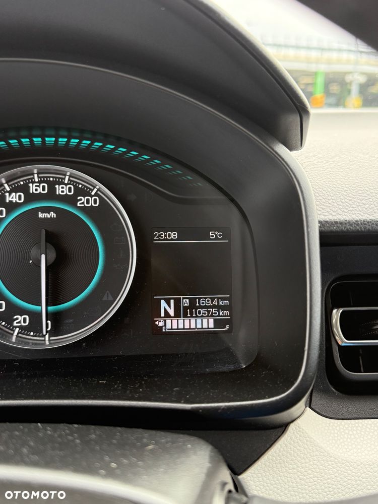 Suzuki Ignis 1.2 Premium AGS - 12