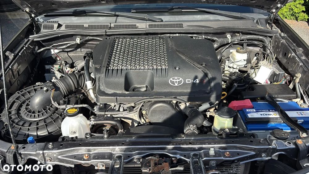 Toyota Hilux 4x4 Double Cab Life - 31