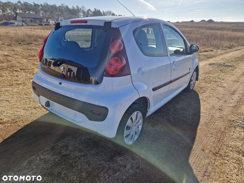 Peugeot 107 1.0 Trendy 2-Tronic - 9