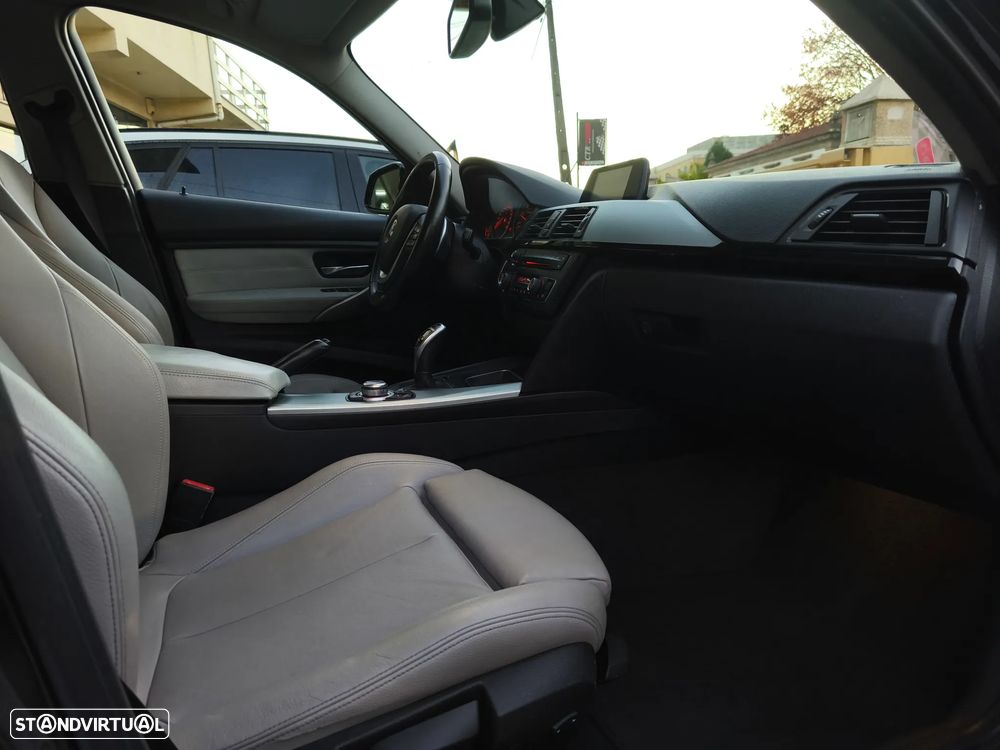 BMW 320 d Aut. Blue Performance Sport Line - 25