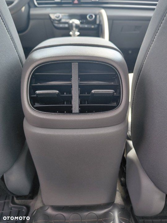 Hyundai Elantra - 32