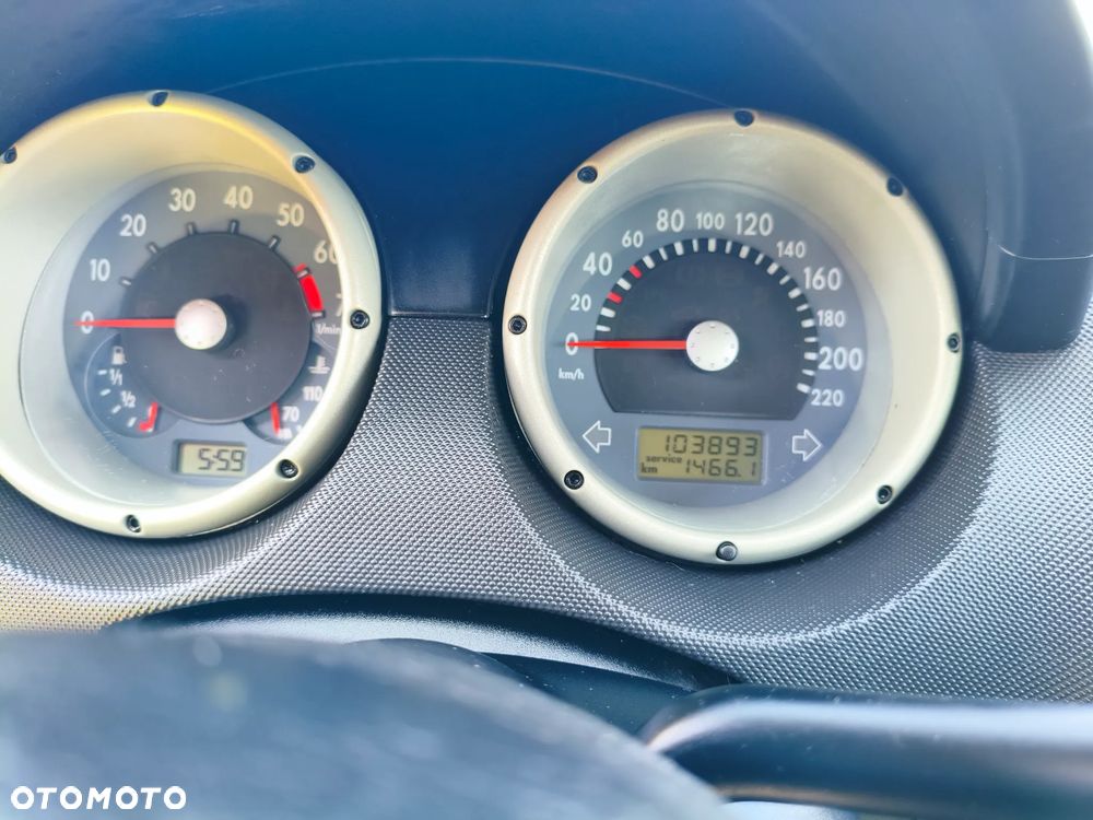 Volkswagen Polo - 12