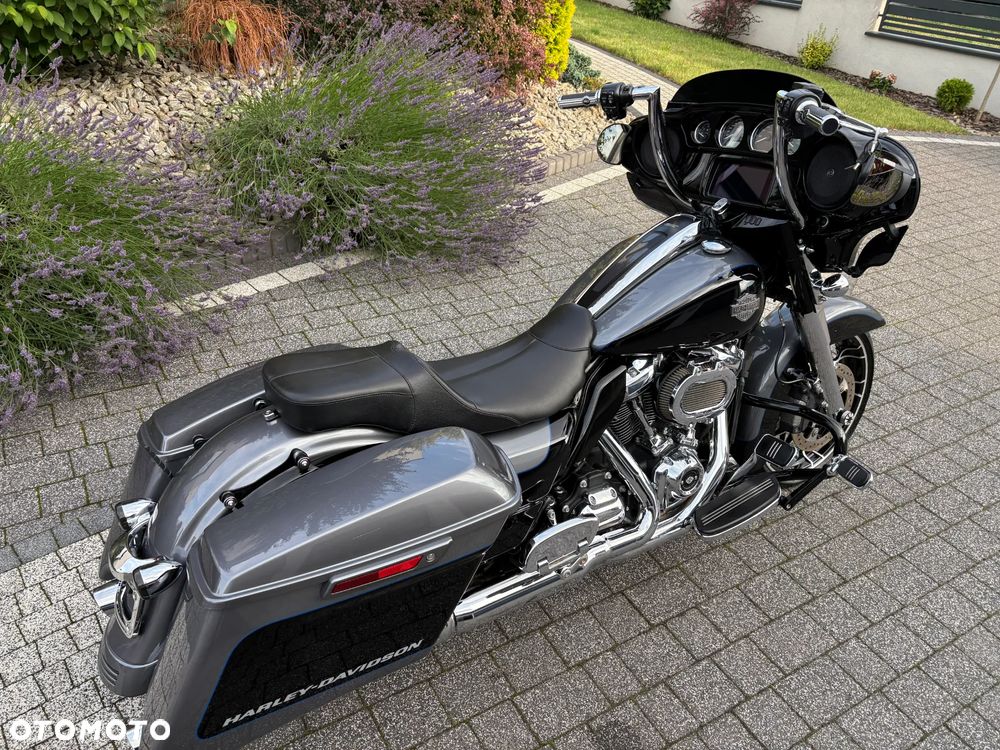 Harley-Davidson Touring Street Glide - 4
