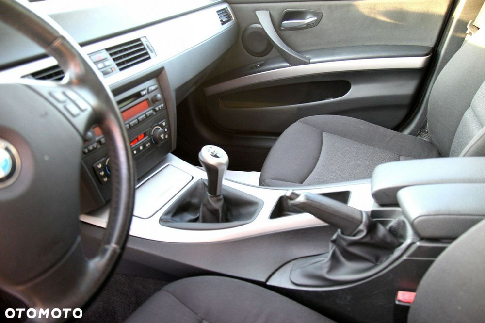 BMW Seria 3 325i - 21