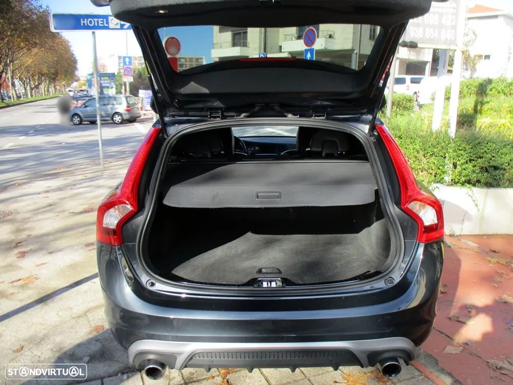 Volvo V60 2.0 D4 R-Design Summum Geartronic - 51