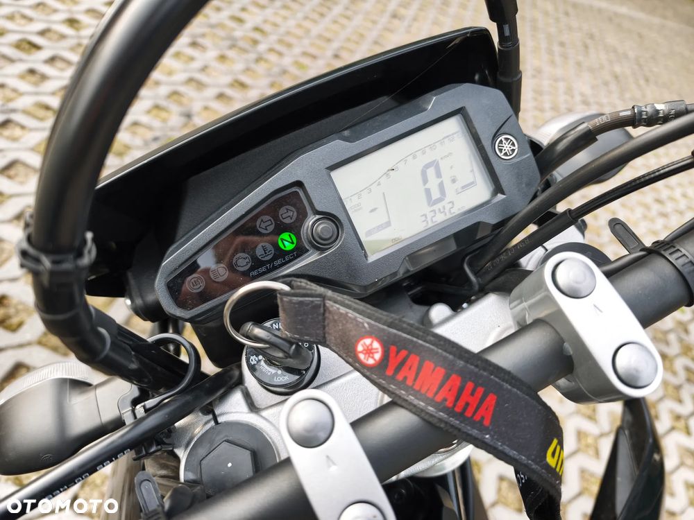 Yamaha WR - 8