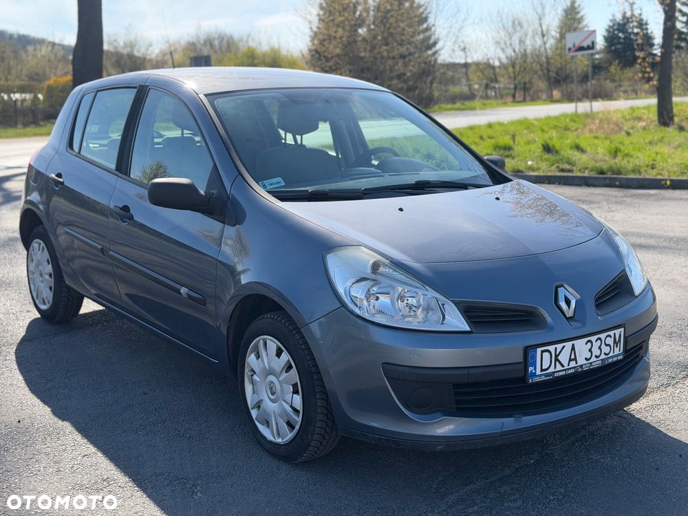 Renault Clio 1.2 16V Confort Authentique - 9