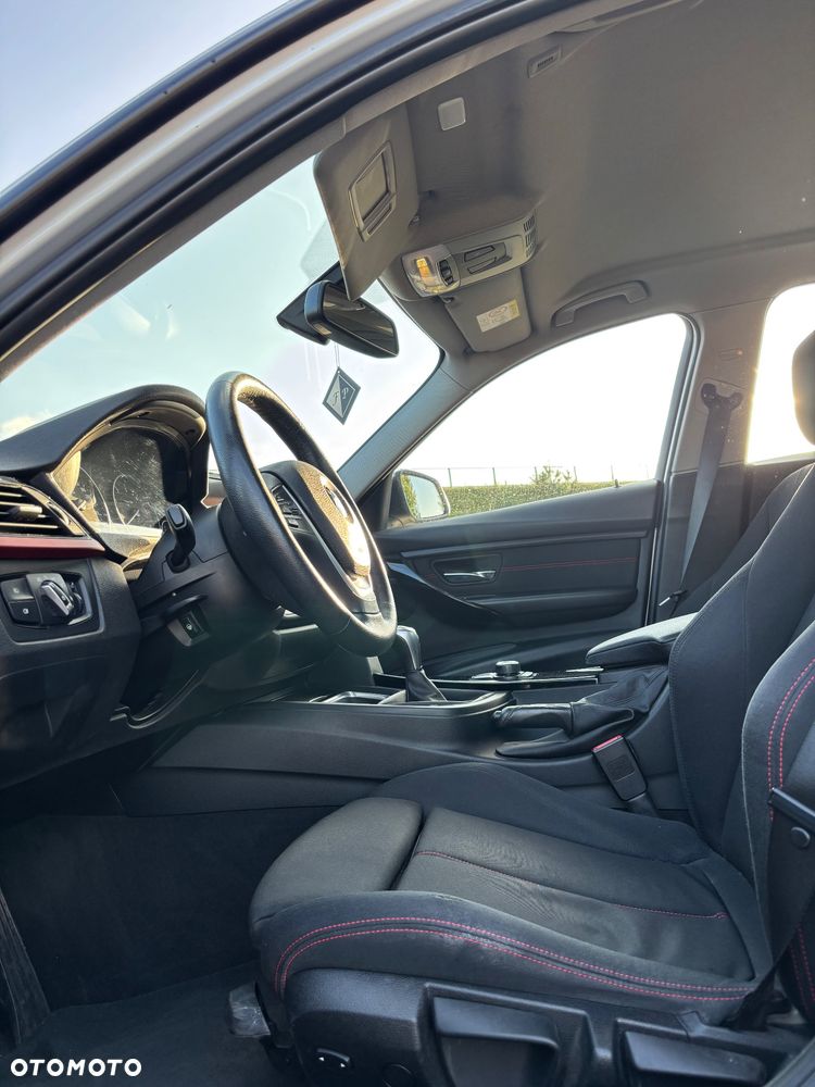 BMW Seria 3 318d Sport Line - 9