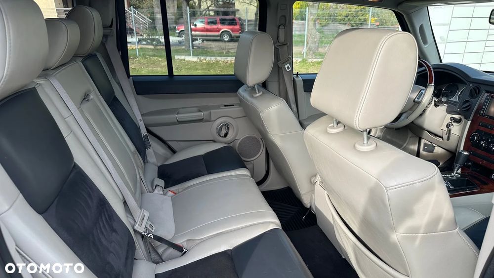 Jeep Commander 3.0 CRD Overland - 29