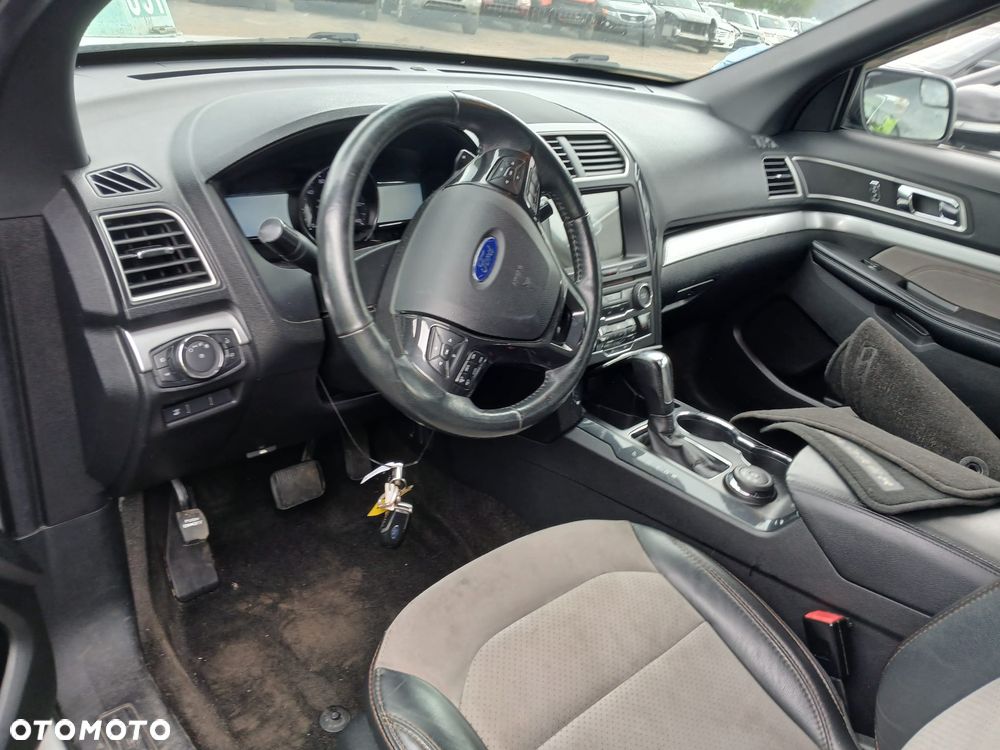 Ford Explorer - 7