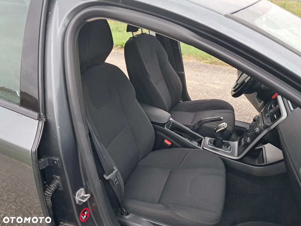 Volvo V40 D2 Momentum - 13