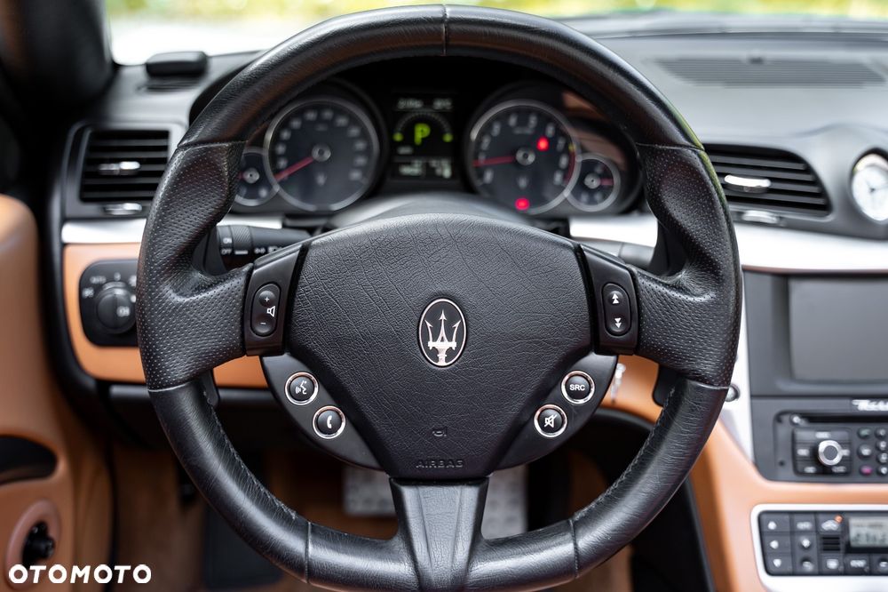Maserati GranCabrio Sport - 13