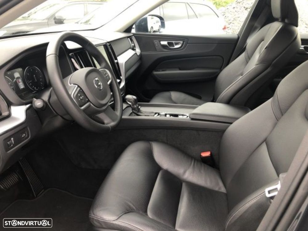 Volvo XC 40 D4 AWD Geartronic Momentum - 9