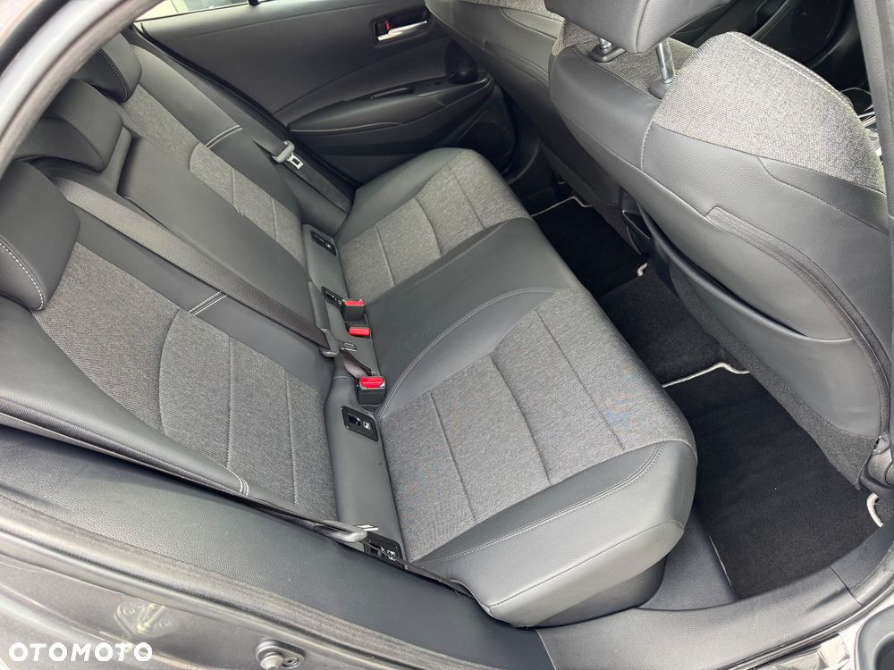 Toyota Corolla 1.8 Hybrid Executive - 23