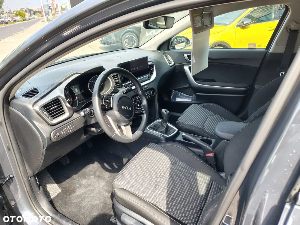 Kia Ceed 1.5 T-GDI M - 5