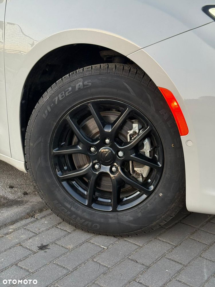 Chrysler Pacifica - 6