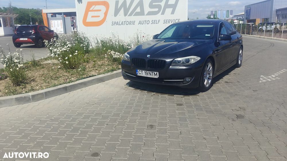 BMW Seria 5 520d EfficientDynamics Edition - 3