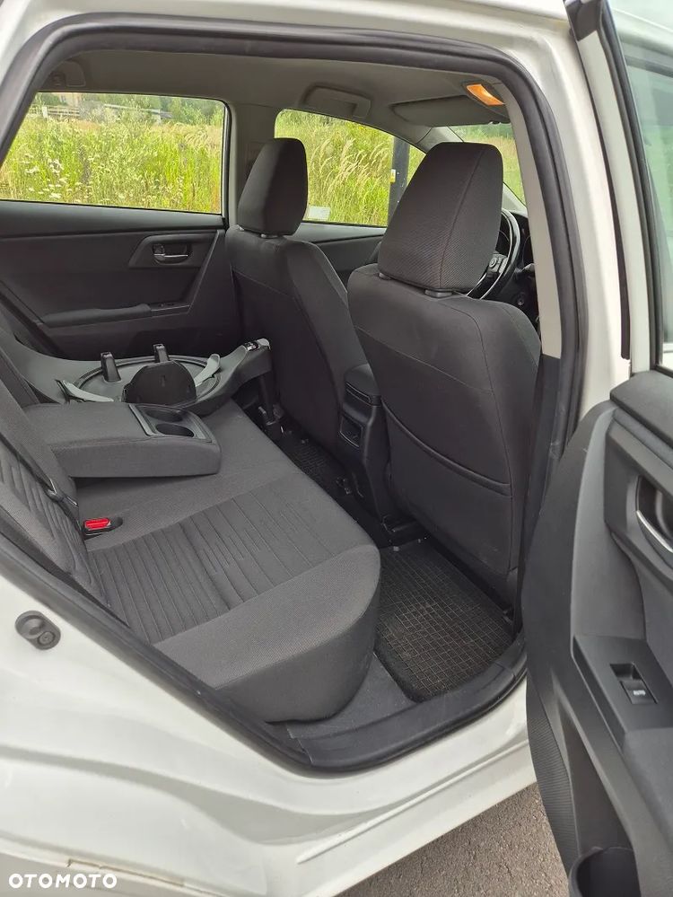 Toyota Auris 1.6 Premium - 6
