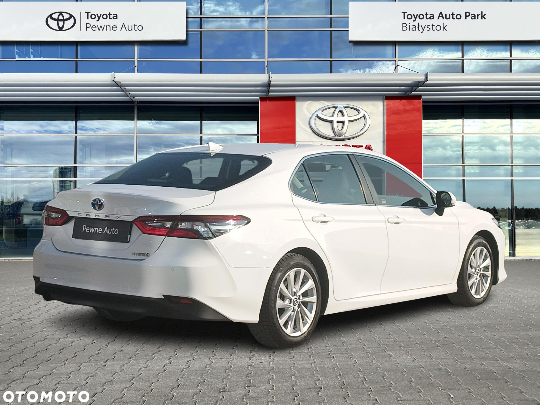 Toyota Camry - 5