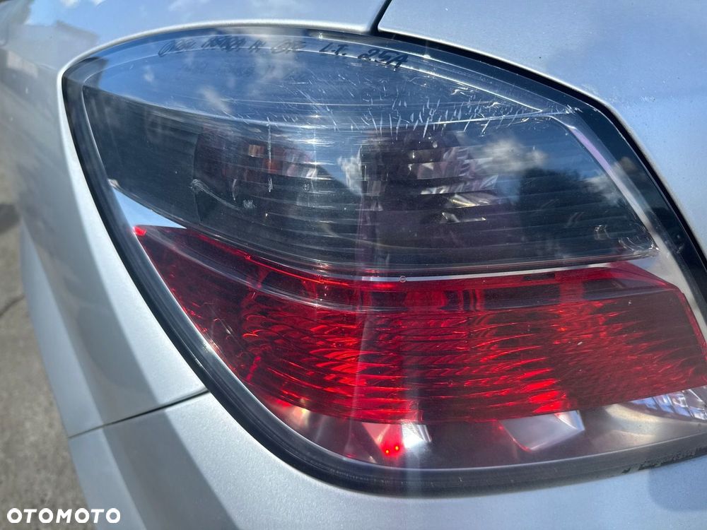 OPEL ASTRA H GTC LAMPA LEWA TYLNA LEWY TYŁ - 8